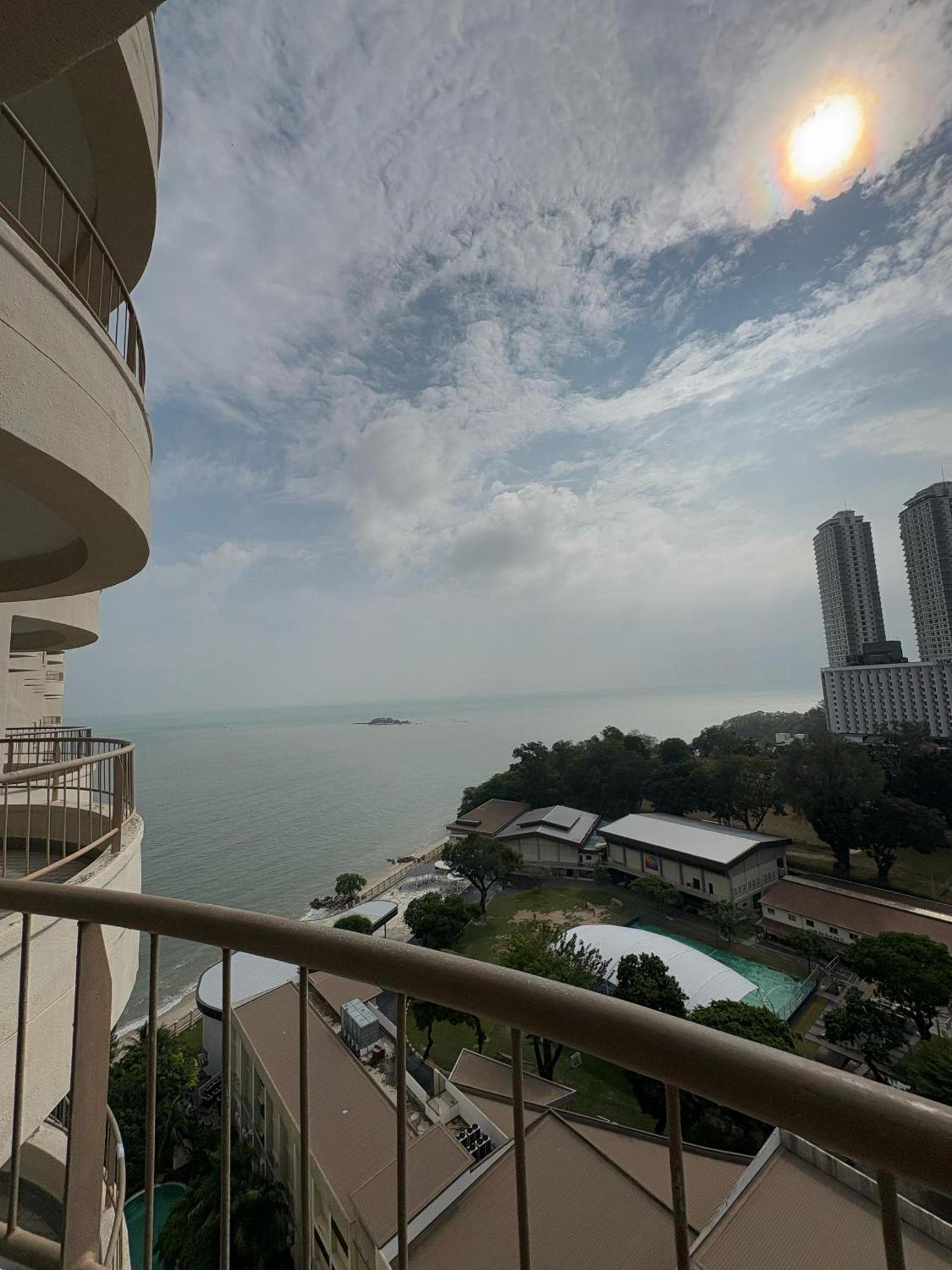 17 Jazz Sweet Beachfront Resort Tanjung Bungah  Eksteriør billede